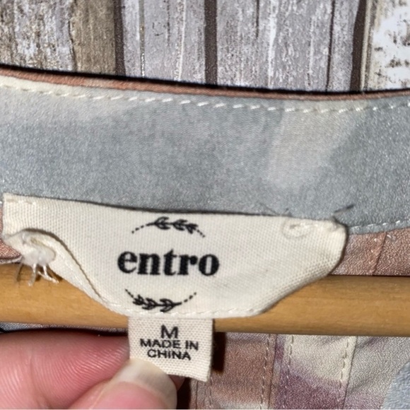 Entro Never Felt So Loved Top In Peach Splatter - Picture 8 of 8